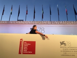 http://www.juliesteyer.com/files/gimgs/th-14_mostra del cinema julie steyer.jpg